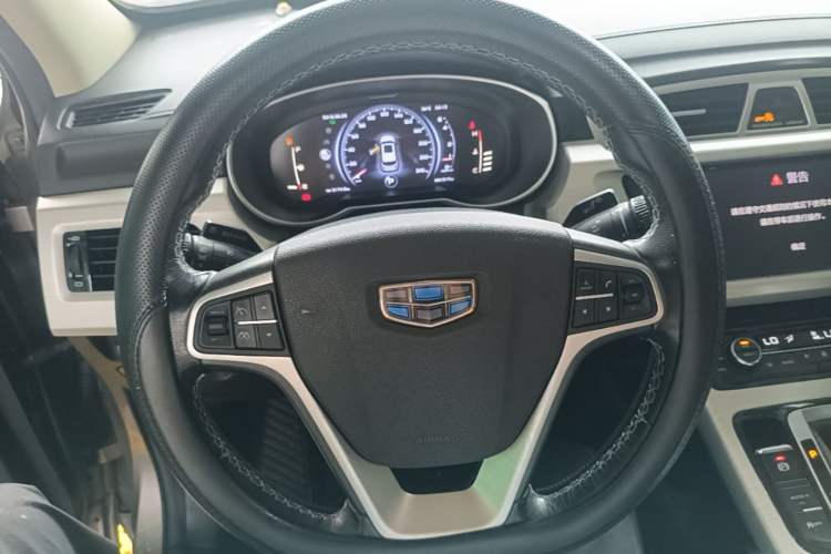 Used Geely Auto Emgrand X7 Sport 2018 1.8TD Automatic Two-Wheel Drive Smart Connect 4G Internet Edition Steering Wheel