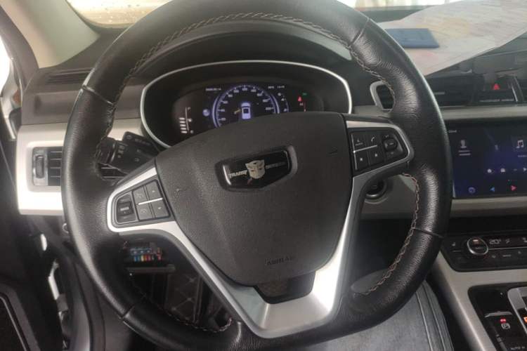 Used Geely Auto Emgrand X7 Sport 2018 1.8TD Automatic Two-Wheel Drive Smart Connect 4G Internet Edition Steering Wheel