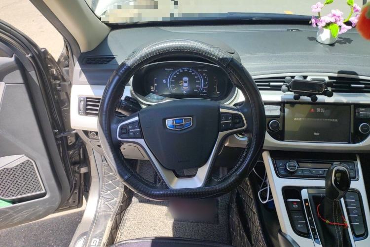 Used Geely Auto Emgrand X7 Sport 2018 1.8TD Automatic Two-Wheel Drive Smart Connect 4G Internet Edition Steering Wheel