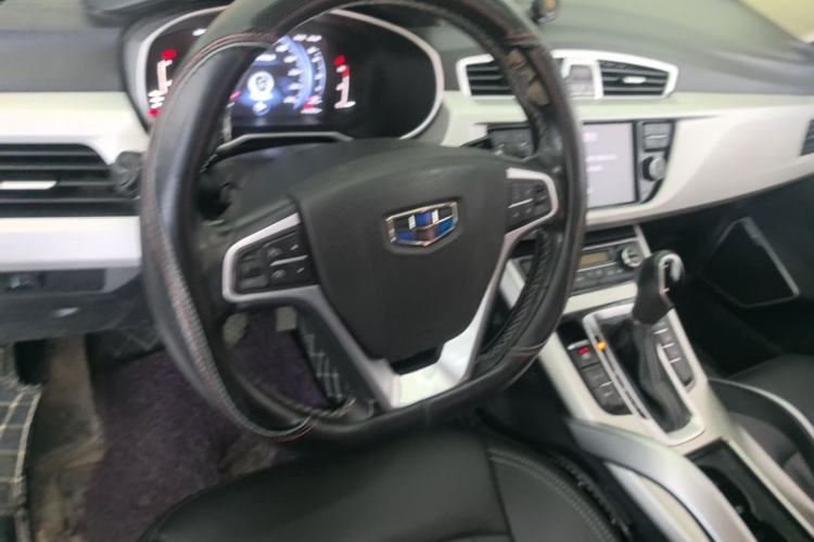 Used Geely Auto Emgrand X7 Sport 2018 1.8TD Automatic Two-Wheel Drive Smart Connect 4G Internet Edition Steering Wheel