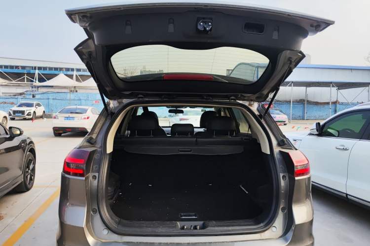 Used Geely Auto Emgrand X7 Sport 2018 1.8TD Automatic Two-Wheel Drive Smart Connect 4G Internet Edition Trunk