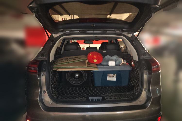 Used Geely Auto Emgrand X7 Sport 2018 1.8TD Automatic Two-Wheel Drive ZhiZun Model with 4G Connectivity Trunk