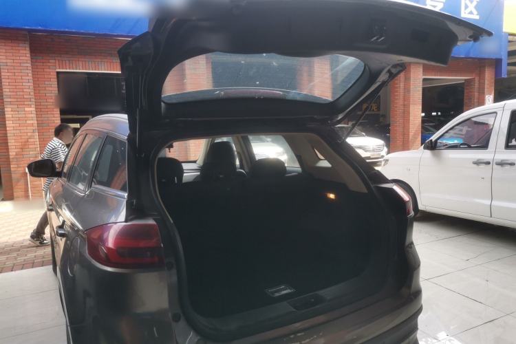 Used Geely Auto Emgrand X7 Sport 2018 1.8TD Automatic Two-Wheel Drive Smart Connect 4G Internet Edition Trunk