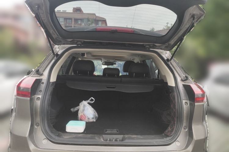 Used Geely Auto Emgrand X7 Sport 2018 1.8TD Automatic Two-Wheel Drive Smart 4G Connected Version Trunk