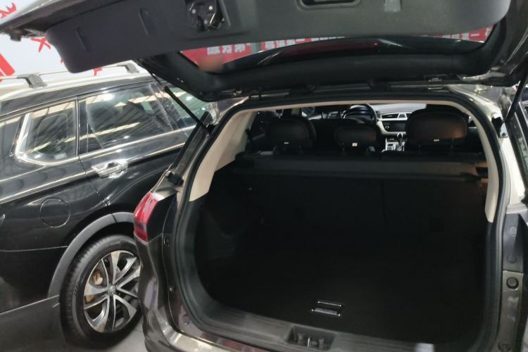 Used Geely Auto Emgrand X7 Sport 2018 1.8TD Automatic Two-Wheel Drive Smart Connect 4G Internet Edition Trunk
