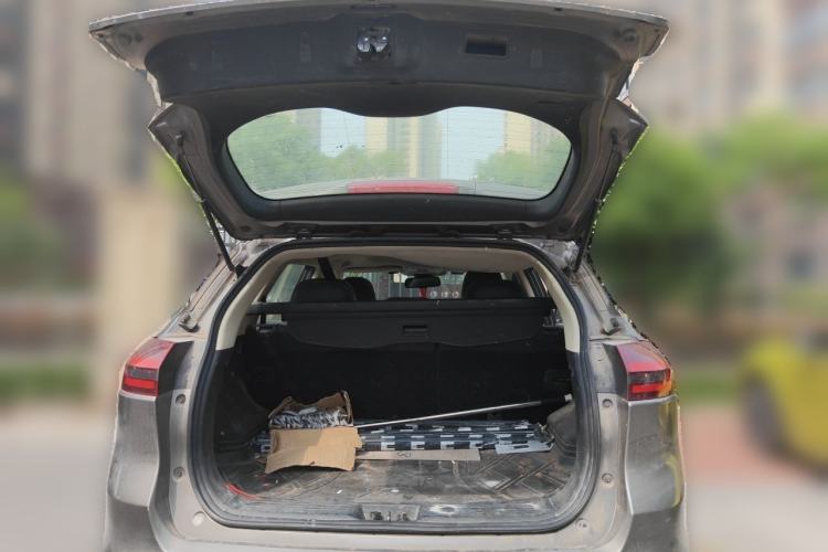 Used Geely Auto Emgrand X7 Sport 2018 1.8TD Automatic Two-Wheel Drive Smart 4G Connected Version Trunk