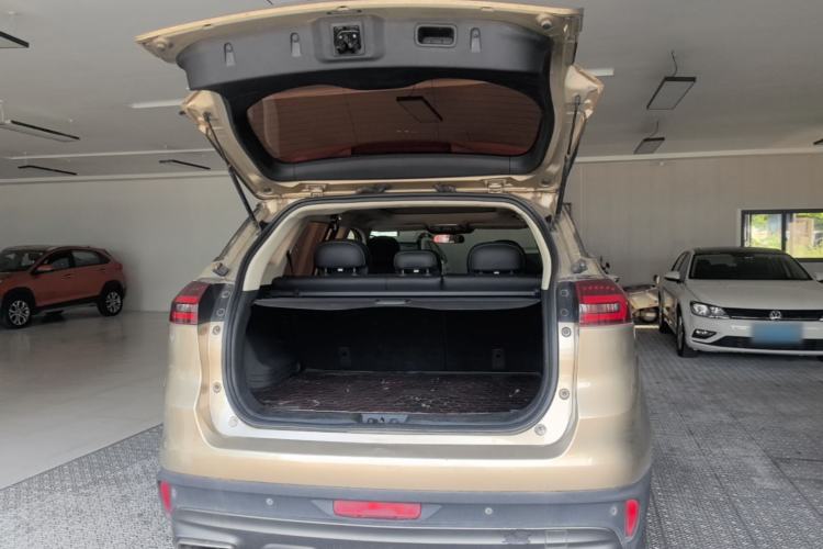 Used Geely Auto Emgrand X7 Sport 2018 1.8TD Automatic Two-Wheel Drive Smart Connect 4G Internet Edition Trunk
