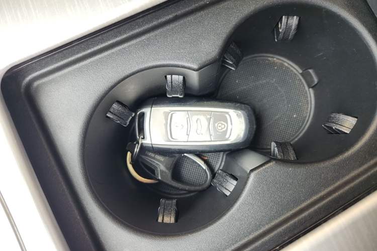 Used Geely Auto Emgrand X7 Sport 2018 1.8TD Automatic Two-Wheel Drive Zhiya Model Vehicle Key