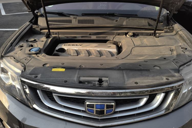 Used Geely Auto Emgrand X7 Sport 2018 1.8TD Automatic Two-Wheel Drive ZhiZun Model with 4G Connectivity Engine Bay