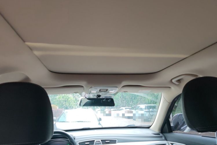 Used Geely Auto Emgrand X7 Sport 2018 1.8TD Automatic Two-Wheel Drive Smart Connect 4G Internet Edition Headliner