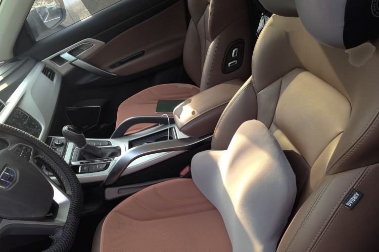 Used Geely Auto Emgrand X7 Sport 2018 1.8TD Automatic Two-Wheel Drive ZhiZun Model with 4G Connectivity Left Front Seat