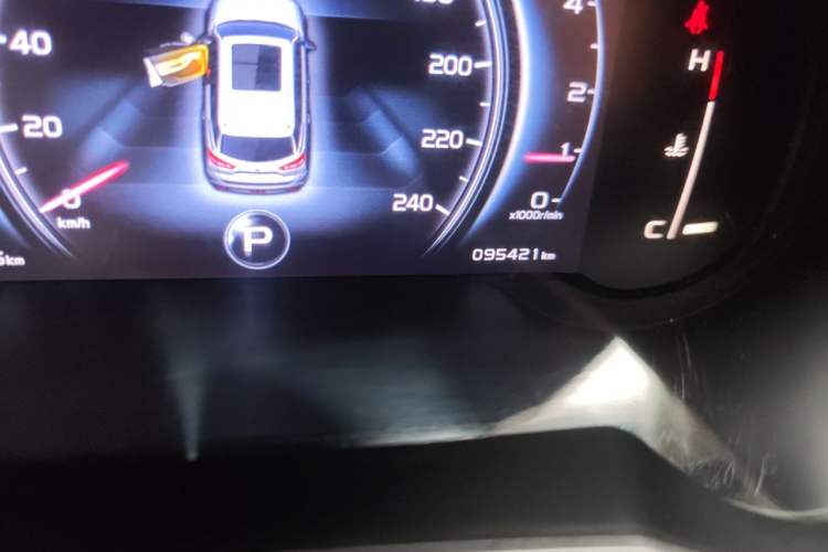 Used Geely Auto Emgrand X7 Sport 2018 1.8TD Automatic Two-Wheel Drive Smart Connect 4G Internet Edition Odometer Close Up