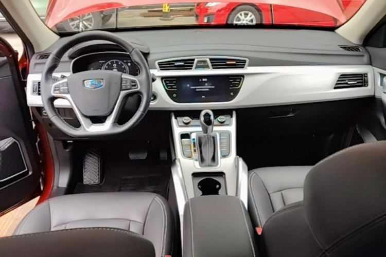 Used Geely Auto Emgrand X7 Sport 2018 1.8TD Automatic Two-Wheel Drive Smart 4G Connected Version Center Console