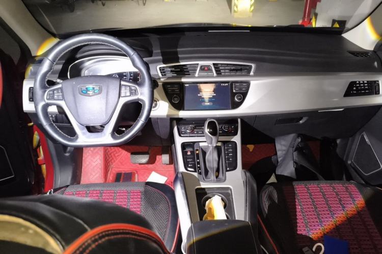 Used Geely Auto Emgrand X7 Sport 2018 1.8TD Automatic Two-Wheel Drive Smart Connect 4G Internet Edition Center Console