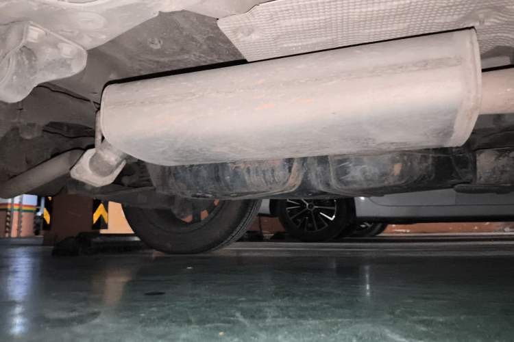 Used Geely Auto Emgrand X7 Sport 2018 2.0L Manual Two-Wheel Drive Zhiya Version Chassis Rear Right