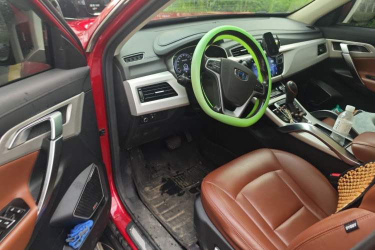 Used Geely Auto Emgrand X7 Sport 2018 Sport Edition 1.8TD Automatic Two-Wheel Drive ZhiZun Model Driver Seat