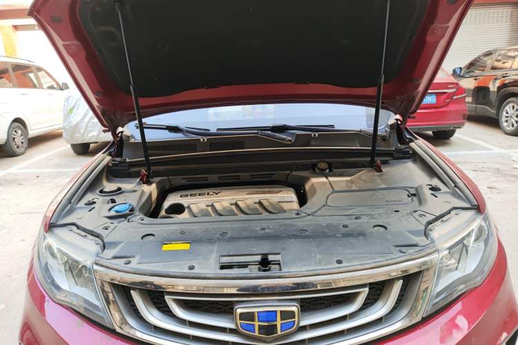 Used Geely Auto Emgrand X7 Sport 2018 1.8TD Automatic Two-Wheel Drive Zhiya Model Engine Bay