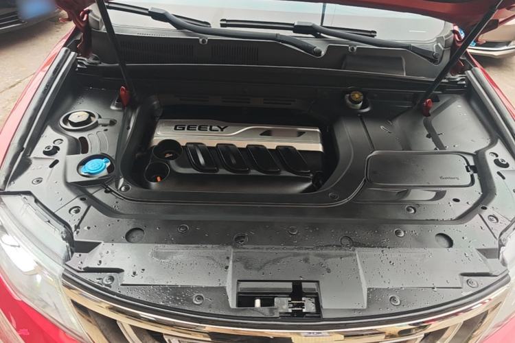 Used Geely Auto Emgrand X7 Sport 2018 Sport Edition 1.8TD Automatic Two-Wheel Drive ZhiZun Model Engine Bay