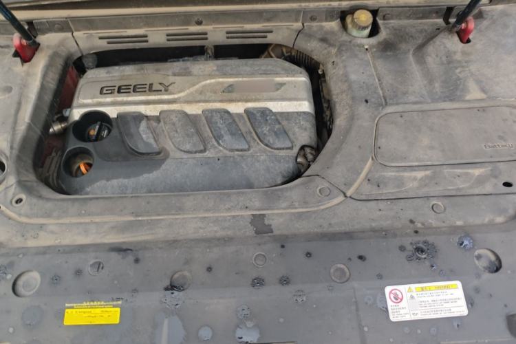 Used Geely Auto Emgrand X7 Sport 2018 Sport Edition 1.8TD Automatic Two-Wheel Drive ZhiZun Model Engine Bay