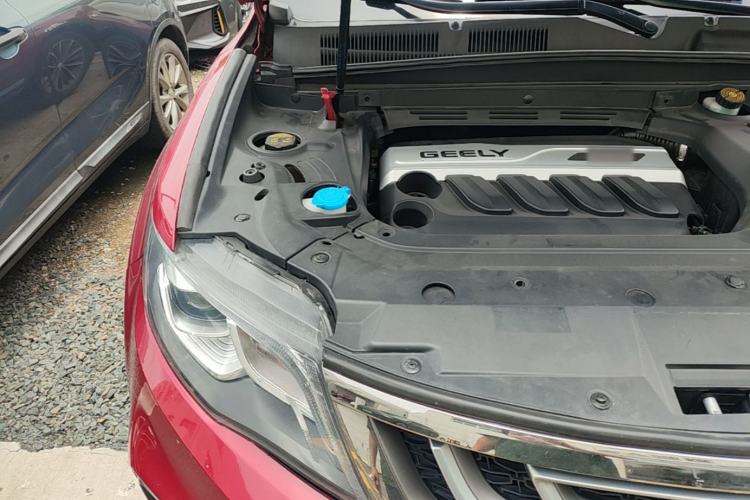 Used Geely Auto Emgrand X7 Sport 2018 1.8TD Automatic Two-Wheel Drive ZhiZun Model with 4G Connectivity Engine Bay Right