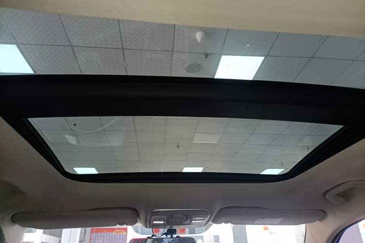 Used Geely Auto Emgrand X7 Sport 2018 1.8TD Automatic Two-Wheel Drive Smart Connect 4G Internet Edition Headliner