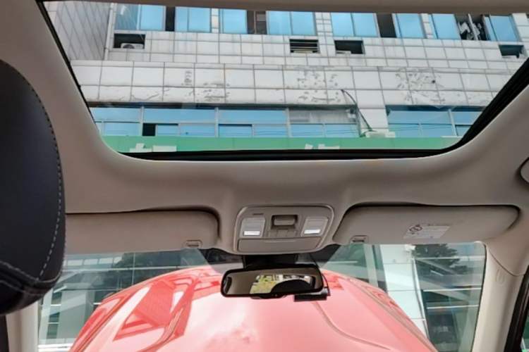 Used Geely Auto Emgrand X7 Sport 2018 1.8TD Automatic Two-Wheel Drive Smart 4G Connected Version Headliner