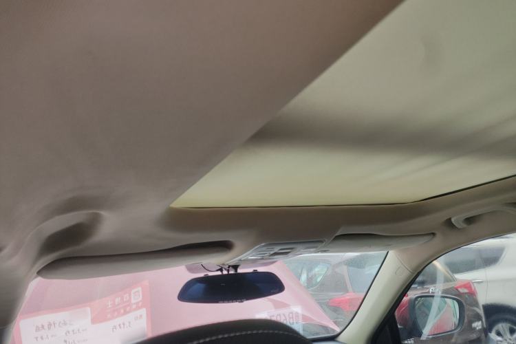 Used Geely Auto Emgrand X7 Sport 2018 1.8TD Automatic Two-Wheel Drive Smart Connect 4G Internet Edition Headliner