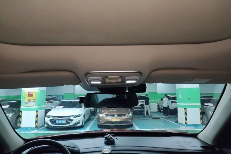 Used Geely Auto Emgrand X7 Sport 2018 1.8TD Automatic Two-Wheel Drive Smart 4G Connected Version Headliner