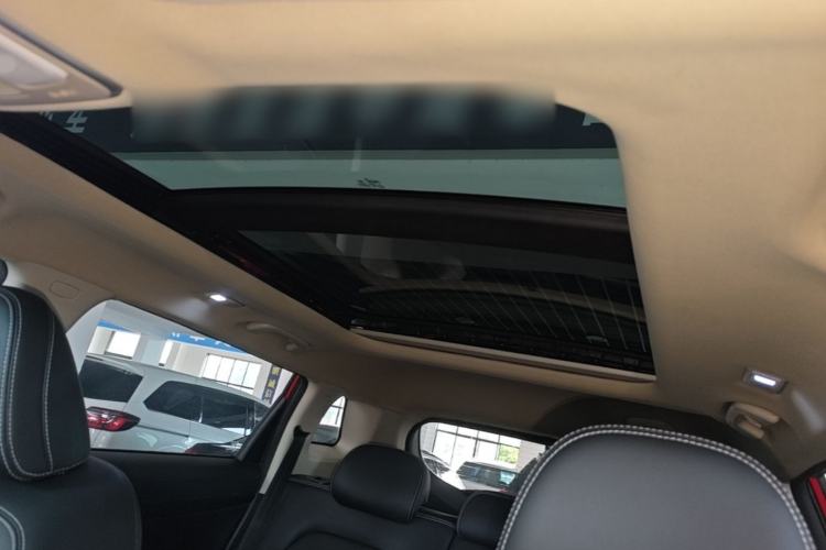 Used Geely Auto Emgrand X7 Sport 2018 1.8TD Automatic Two-Wheel Drive Zhiya Model Headliner