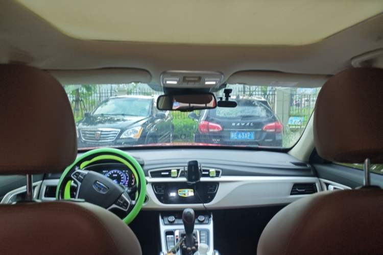 Used Geely Auto Emgrand X7 Sport 2018 Sport Edition 1.8TD Automatic Two-Wheel Drive ZhiZun Model Headliner