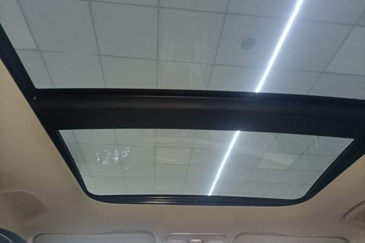 Used Geely Auto Emgrand X7 Sport 2018 1.8TD Automatic Two-Wheel Drive Smart 4G Connected Version Headliner