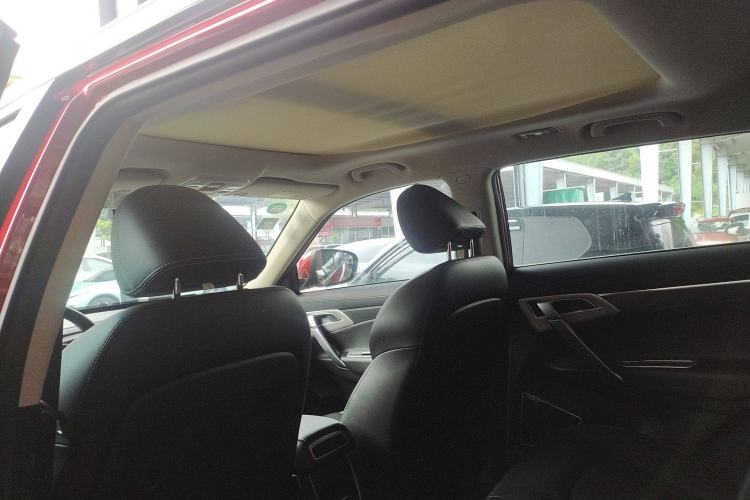 Used Geely Auto Emgrand X7 Sport 2018 1.8TD Automatic Two-Wheel Drive Smart Connect 4G Internet Edition Headliner