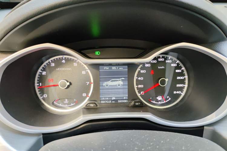 Used Geely Auto Emgrand X7 Sport 2018 1.8TD Automatic Two-Wheel Drive Zhiya Model Instrument Cluster