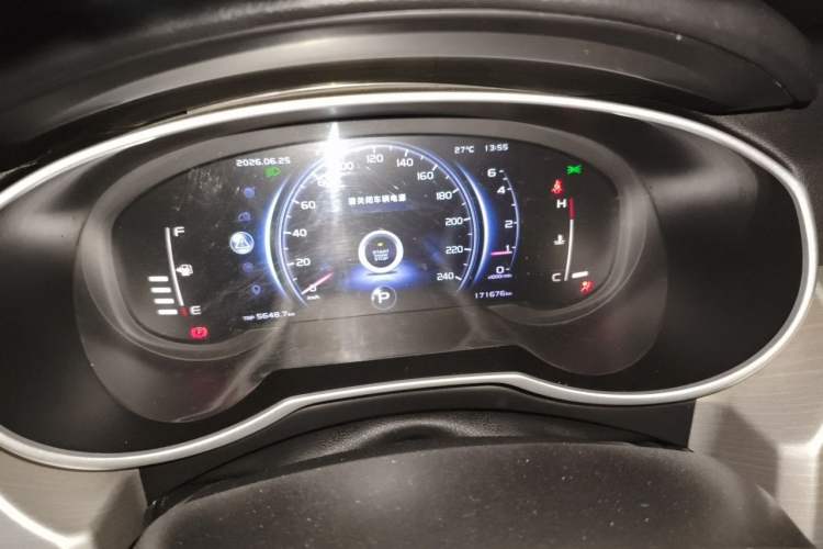 Used Geely Auto Emgrand X7 Sport 2018 1.8TD Automatic Two-Wheel Drive Smart Connect 4G Internet Edition Instrument Cluster