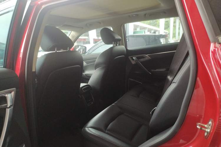 Used Geely Auto Emgrand X7 Sport 2018 1.8TD Automatic Two-Wheel Drive Smart Connect 4G Internet Edition Interior 1