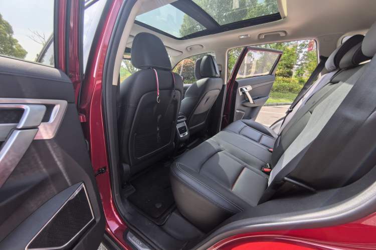 Used Geely Auto Emgrand X7 Sport 2018 1.8TD Automatic Two-Wheel Drive Smart 4G Connected Version Interior 3