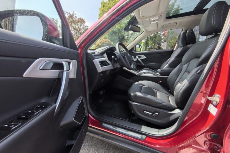 Used Geely Auto Emgrand X7 Sport 2018 1.8TD Automatic Two-Wheel Drive Smart 4G Connected Version Interior 4