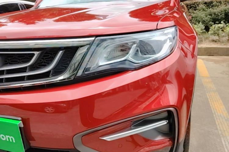 Used Geely Auto Emgrand X7 Sport 2018 1.8TD Automatic Two-Wheel Drive Smart 4G Connected Version Left Front Headlight