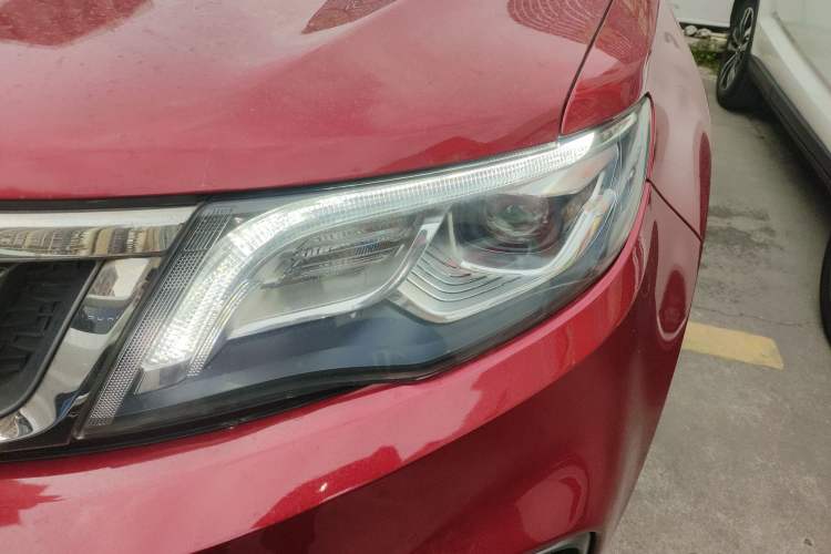 Used Geely Auto Emgrand X7 Sport 2018 1.8TD Automatic Two-Wheel Drive Smart Connect 4G Internet Edition Left Front Headlight
