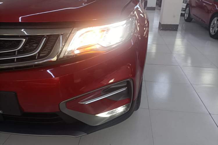 Used Geely Auto Emgrand X7 Sport 2018 1.8TD Automatic Two-Wheel Drive Smart 4G Connected Version Left Front Headlight