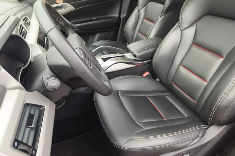 Used Geely Auto Emgrand X7 Sport 2018 1.8TD Automatic Two-Wheel Drive Smart 4G Connected Version Left Front Seat