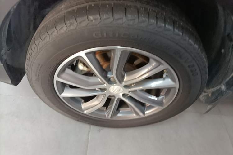 Used Geely Auto Emgrand X7 Sport 2018 1.8TD Automatic Two-Wheel Drive Smart Connect 4G Internet Edition Left Front Wheel Hub