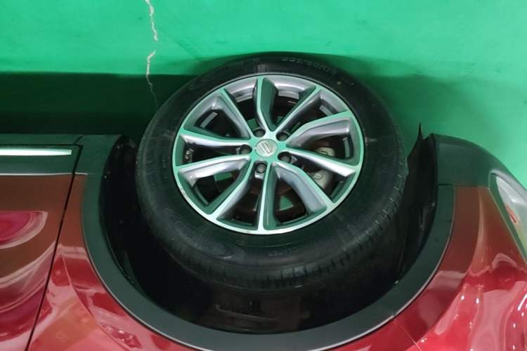 Used Geely Auto Emgrand X7 Sport 2018 1.8TD Automatic Two-Wheel Drive Smart 4G Connected Version Left Front Wheel Hub