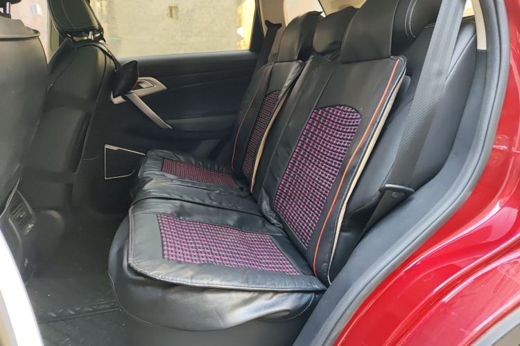 Used Geely Auto Emgrand X7 Sport 2018 1.8TD Automatic Two-Wheel Drive Zhiya Model Left Rear Seat