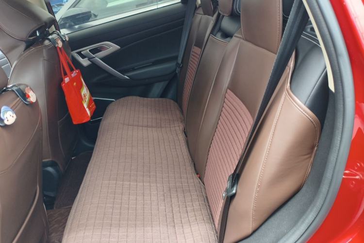Used Geely Auto Emgrand X7 Sport 2018 Revised Version 1.8TD Automatic Two-Wheel Drive Smart Connectivity 4G-Enabled Edition Left Rear Seat