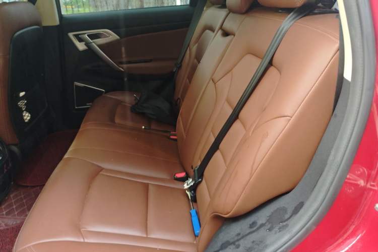 Used Geely Auto Emgrand X7 Sport 2018 Sport Edition 1.8TD Automatic Two-Wheel Drive ZhiZun Model Left Rear Seat