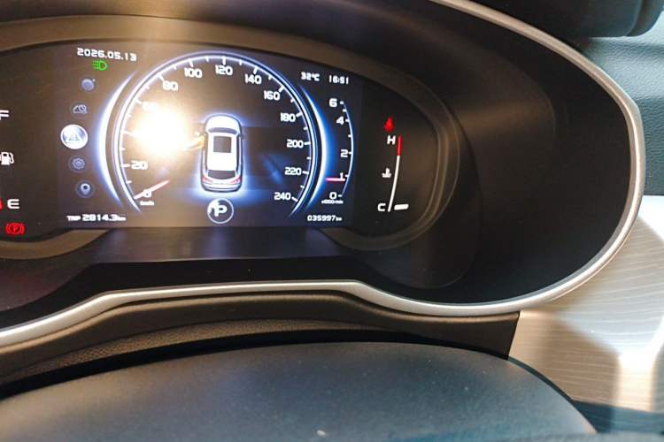Used Geely Auto Emgrand X7 Sport 2018 1.8TD Automatic Two-Wheel Drive Smart Connect 4G Internet Edition Odometer Close Up
