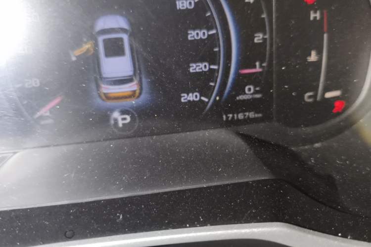 Used Geely Auto Emgrand X7 Sport 2018 1.8TD Automatic Two-Wheel Drive Smart Connect 4G Internet Edition Odometer Close Up