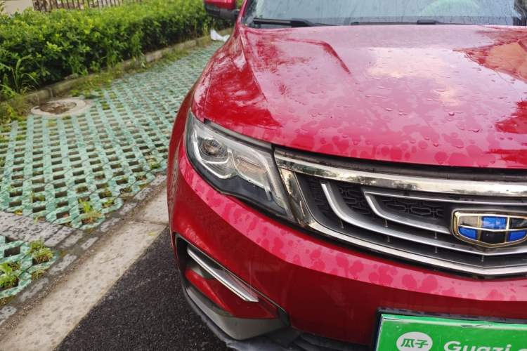 Used Geely Auto Emgrand X7 Sport 2018 Sport Edition 1.8TD Automatic Two-Wheel Drive ZhiZun Model Right Front Headlight
