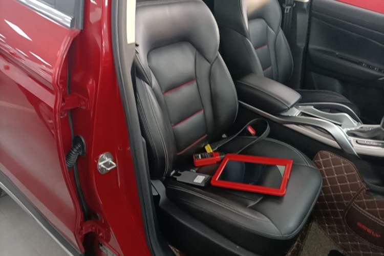 Used Geely Auto Emgrand X7 Sport 2018 1.8TD Automatic Two-Wheel Drive Smart Connect 4G Internet Edition Right Front Seat